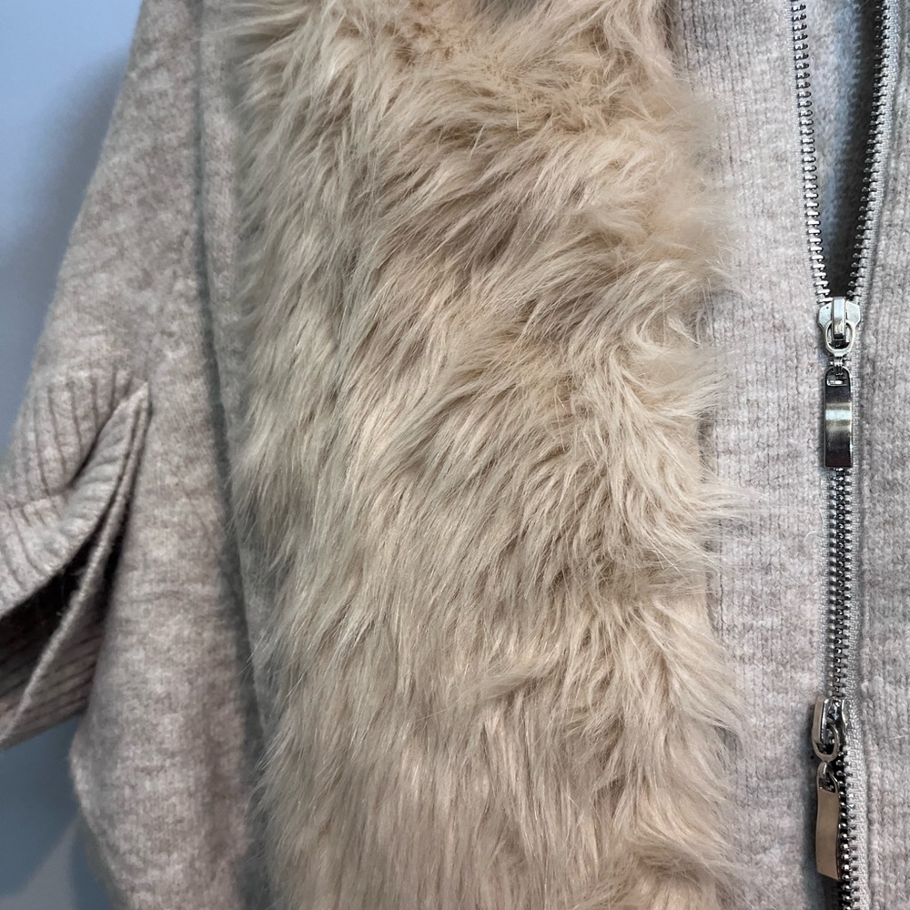 Faux fur zip up sweater - Picture 4 of 7
